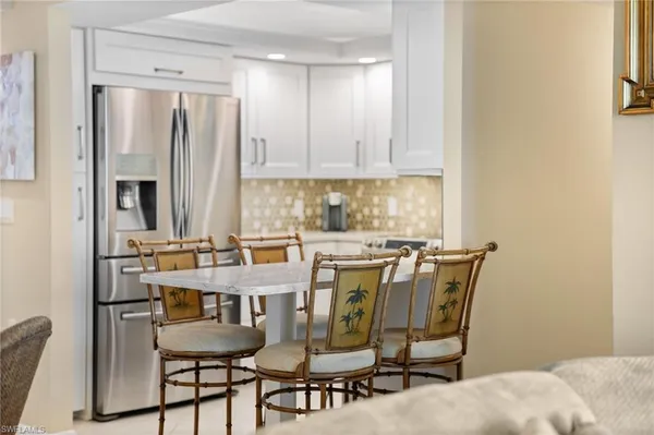 $899,900 | 320 Seaview Court, Unit 2009, Marco Island, FL 34145