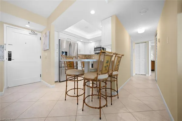 $899,900 | 320 Seaview Court, Unit 2009, Marco Island, FL 34145