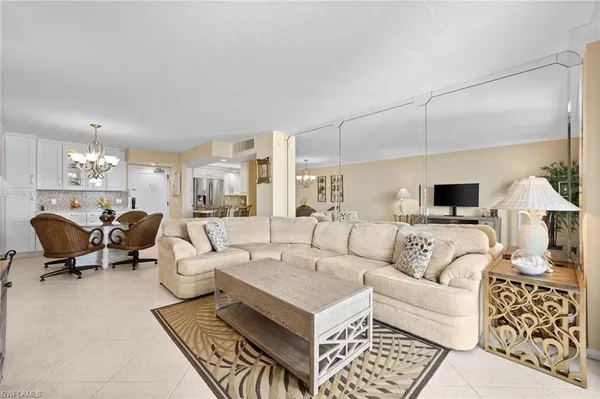 $899,900 | 320 Seaview Court, Unit 2009, Marco Island, FL 34145