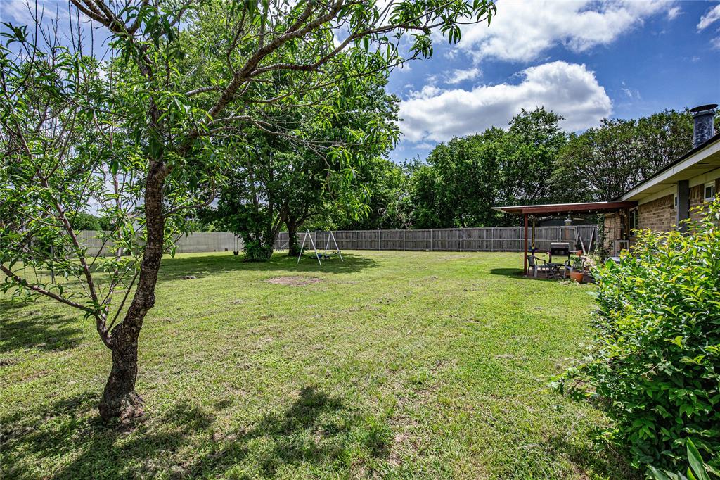 817 South Old Temple Road Lorena, TX 76655 - Photo 15 of 17 a view of backyard with green space