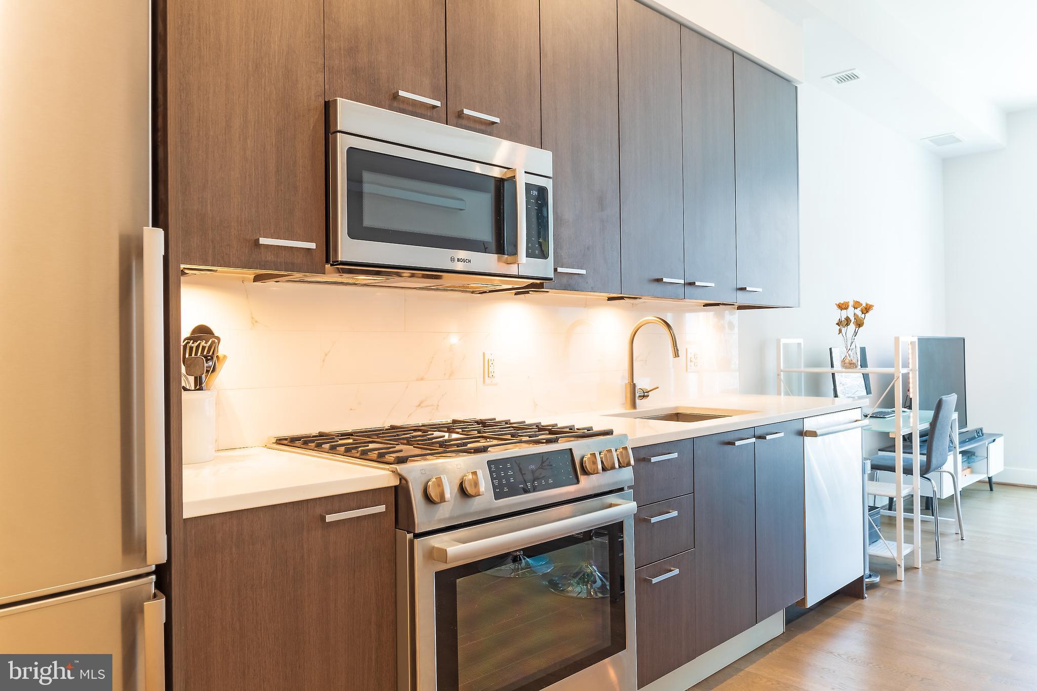 525 Water Street Southwest, Unit 327 Washington, DC 20024 - Photo 4 of 34