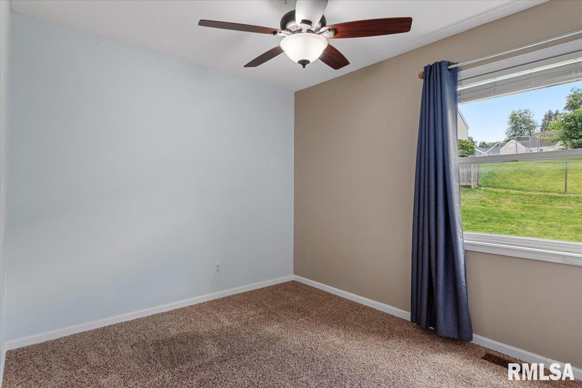 1524 Maureen Court Springfield, IL 62702 - Photo 13 of 29