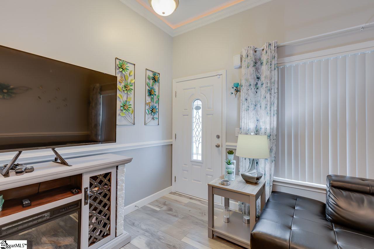 809 John Thomas Way Greer, SC 29651 - Photo 4 of 36 Gallery Image 4