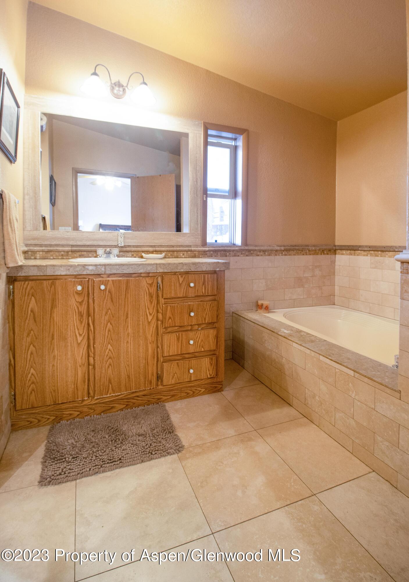 200 West 20th Street, Unit C9 Rifle, CO 81650 - Photo 8 of 16 Master Bath
