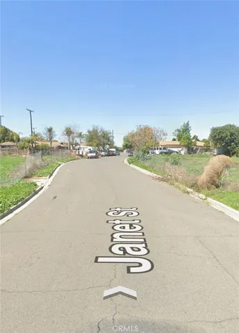 a view of a swimming pool and lake view