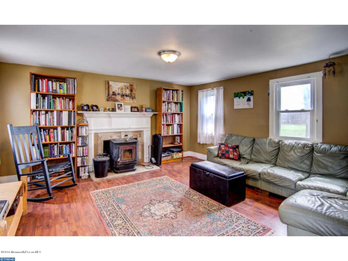 143 Walnford Road Allentown, NJ 08501 - Photo 5 of 25 5