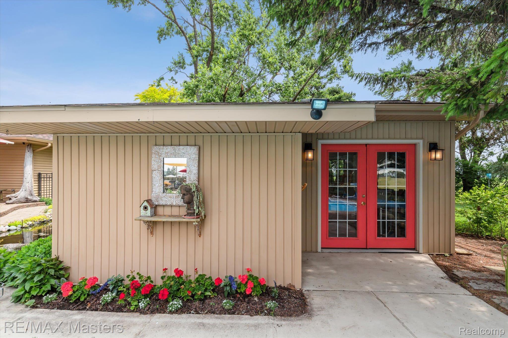 2273 Strasburg Road Monroe, MI 48161 - Photo 40 of 59 Studio also house pool equip.