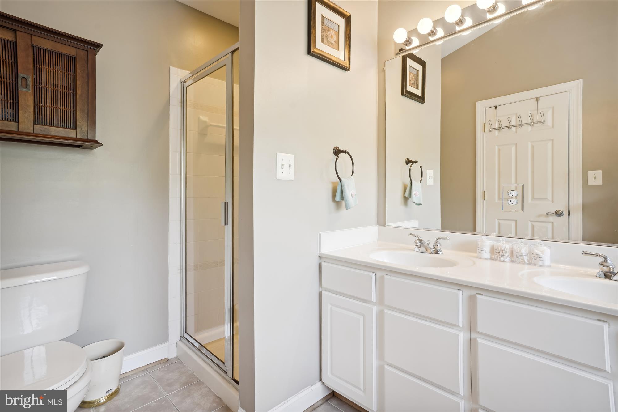 15658 Avocet Loop Woodbridge, VA 22191 - Photo 16 of 30 Primary Bath