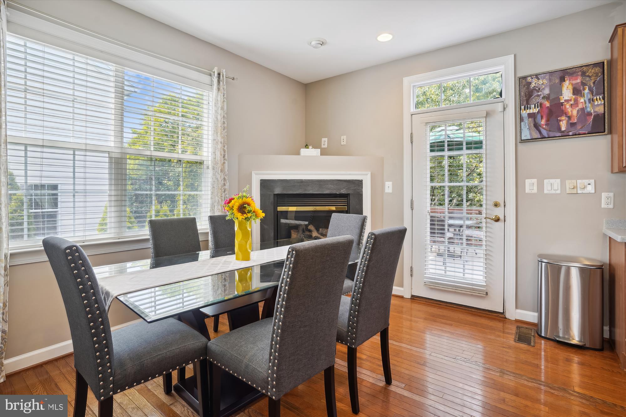 15658 Avocet Loop Woodbridge, VA 22191 - Photo 6 of 30 Dining Room