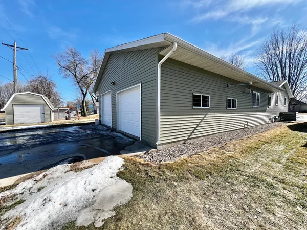 $299,900 | 1630 8th Avenue, Granite Falls, MN 56241
