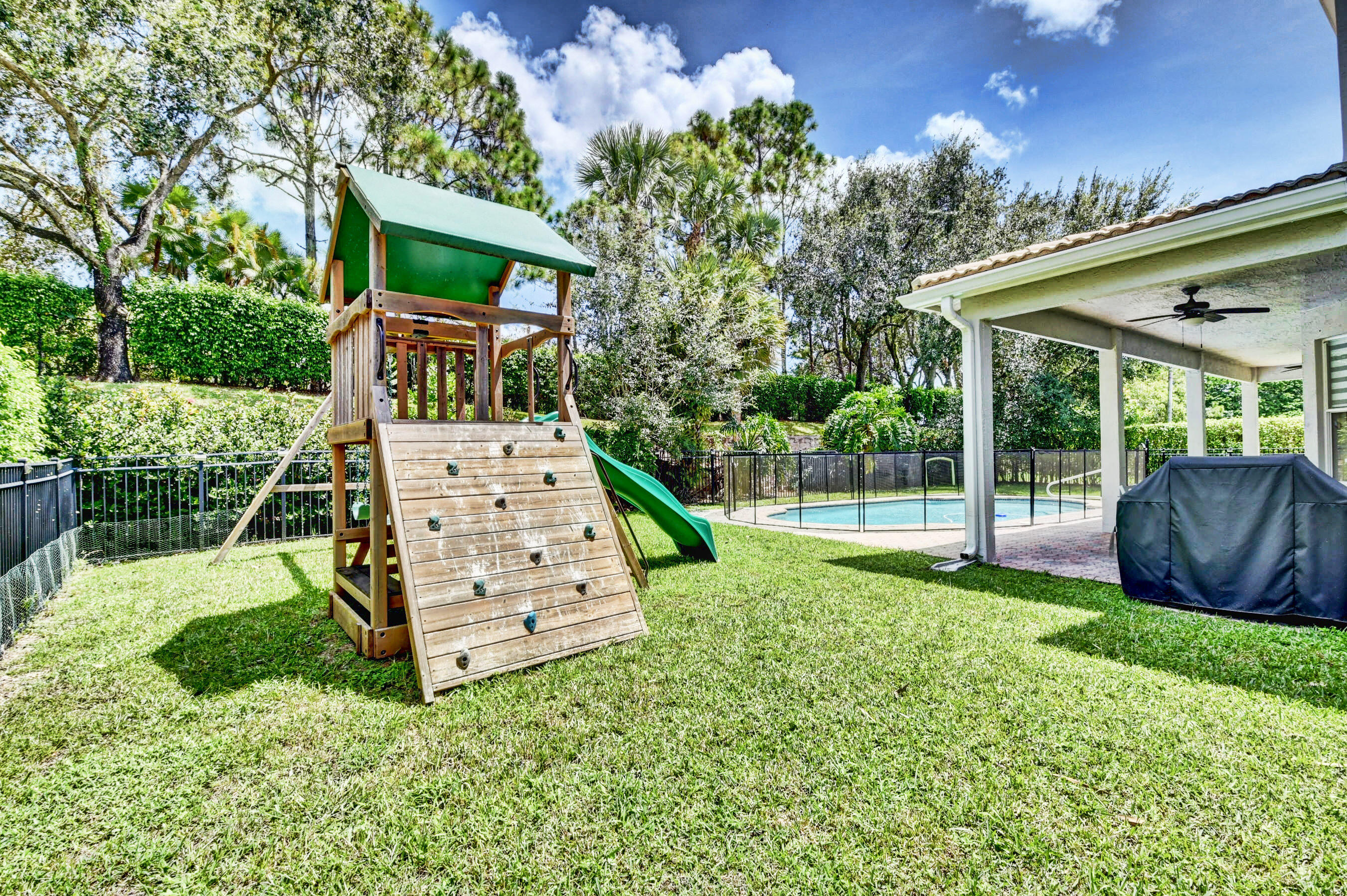 19263 Skyridge Circle Boca Raton, FL 33498 - Photo 5 of 54 DSC_1214_5_6_7_8