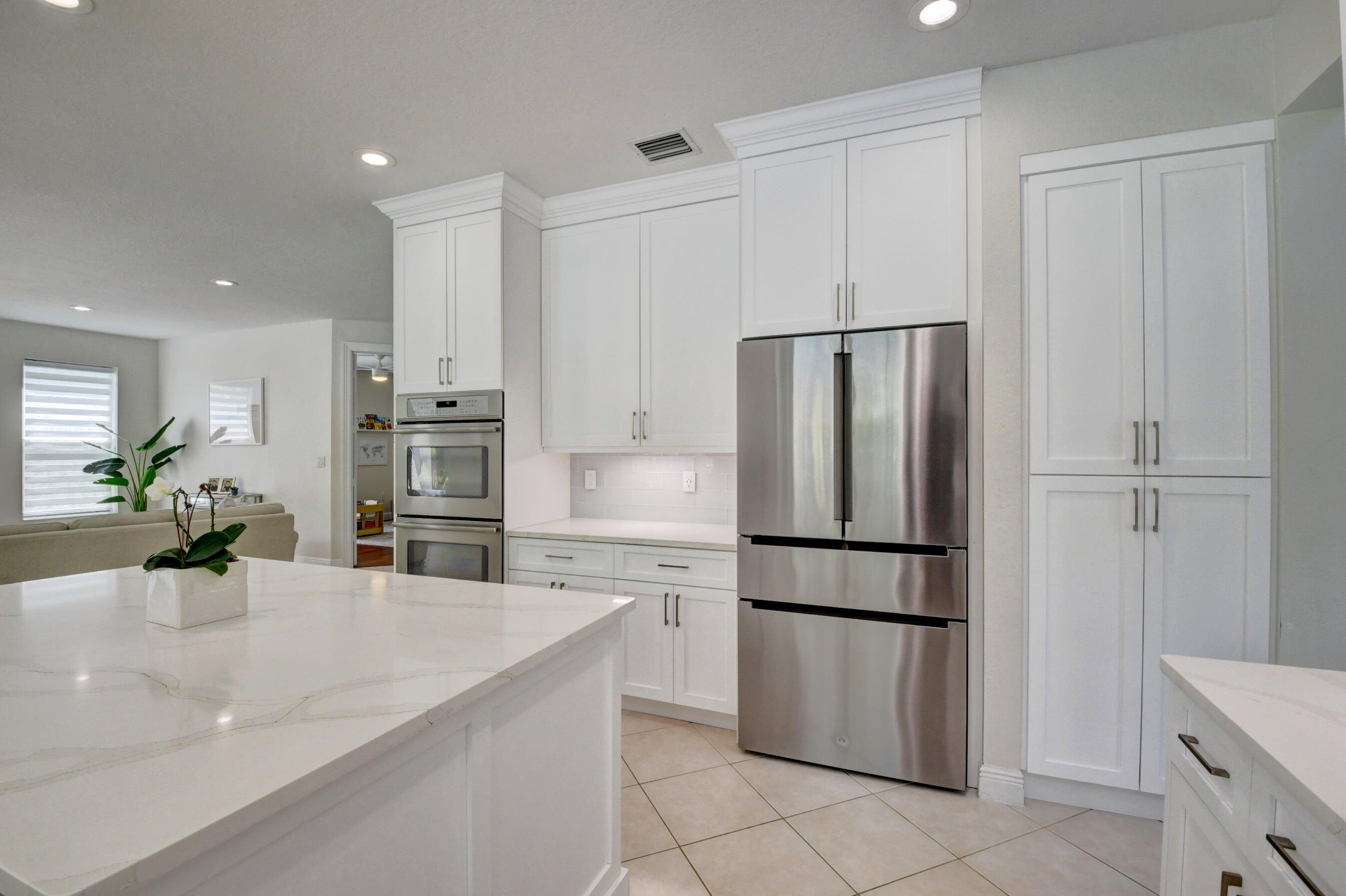 19263 Skyridge Circle Boca Raton, FL 33498 - Photo 9 of 54 DSC_1339_40_41_42_43