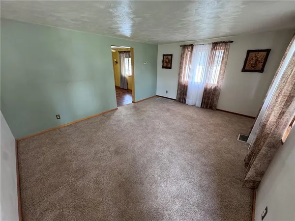 $1,500 | 1134 Strawn Avenue, New Kensington, PA 15068