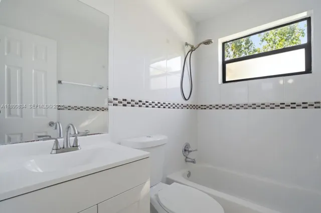 $2,650 | 4120 Southwest 19th Street, Unit 1, West Park, FL 33023