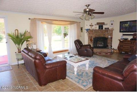 157 Peninsula Manor Road Hubert, NC 28539 - Photo 4 of 32 FullSizeR_3