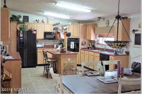 157 Peninsula Manor Road Hubert, NC 28539 - Photo 8 of 32 FullSizeR_7