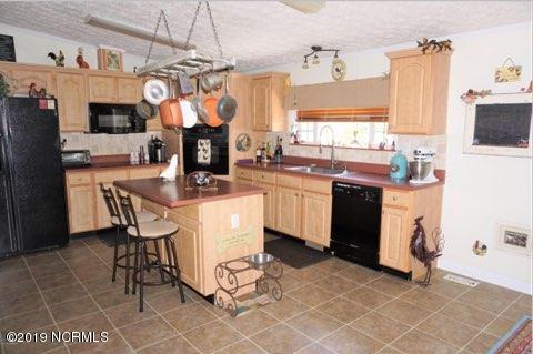 157 Peninsula Manor Road Hubert, NC 28539 - Photo 9 of 32 FullSizeR_8