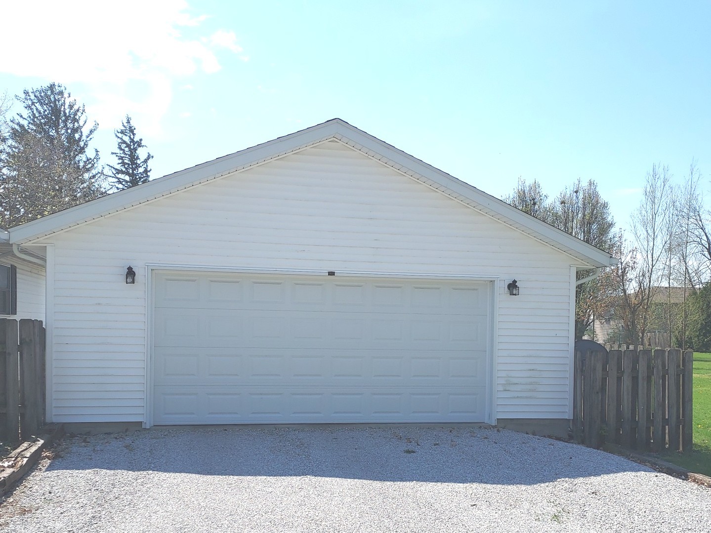 604 South Locust Street Arcola, IL 61910 - Photo 4 of 20