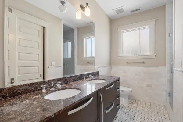 $1,699,900 | 617 Franklin Avenue, River Forest, IL 60305