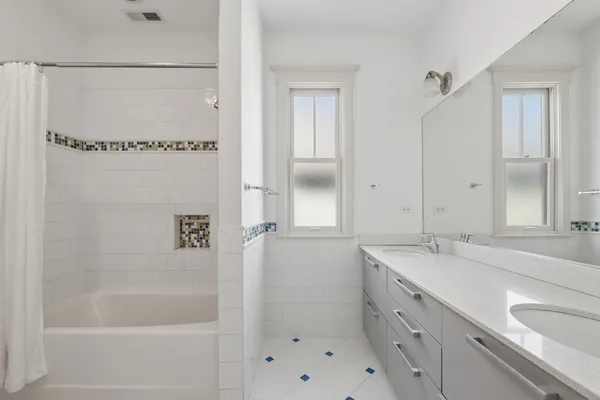 $1,699,900 | 617 Franklin Avenue, River Forest, IL 60305