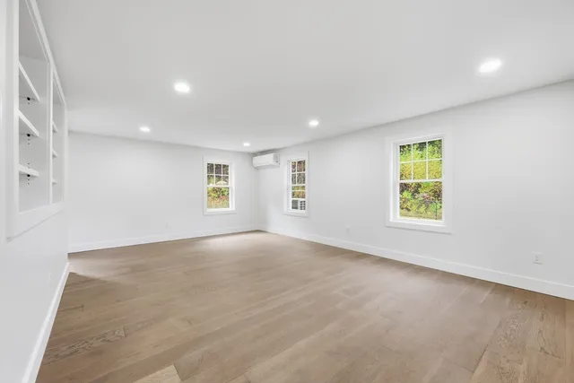 $824,000 | 75 Lead Mine Road, Southampton, MA 01073