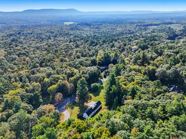 $813,999 | 75 Lead Mine Road, Southampton, MA 01073