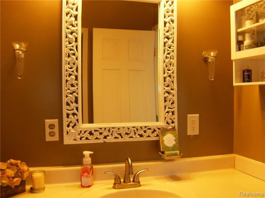 8152 Lakeshore Road Fort Gratiot, MI 48059 - Photo 24 of 44 HPIM4507.JPG