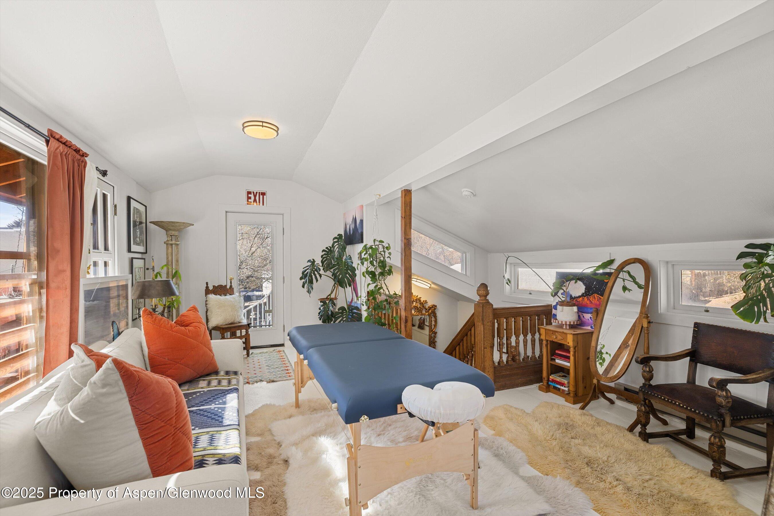 11-162MidlandAve_2511_1264