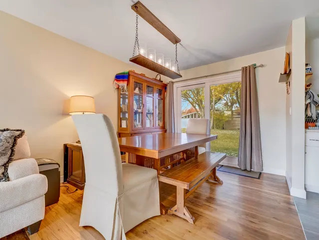 $395,000 | 550 Norridge Lane, Hoffman Estates, IL 60169