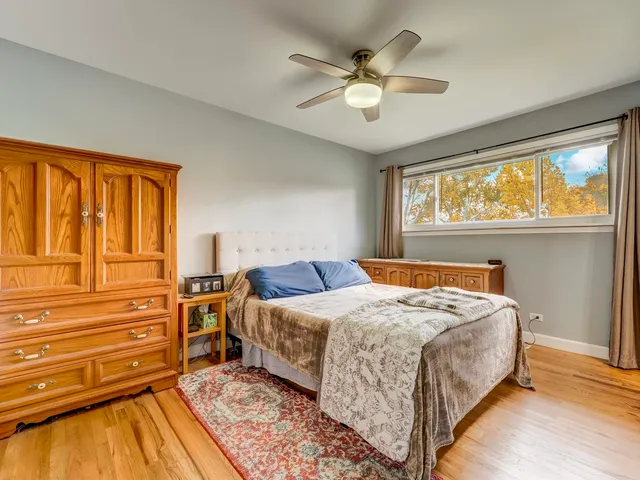 $395,000 | 550 Norridge Lane, Hoffman Estates, IL 60169