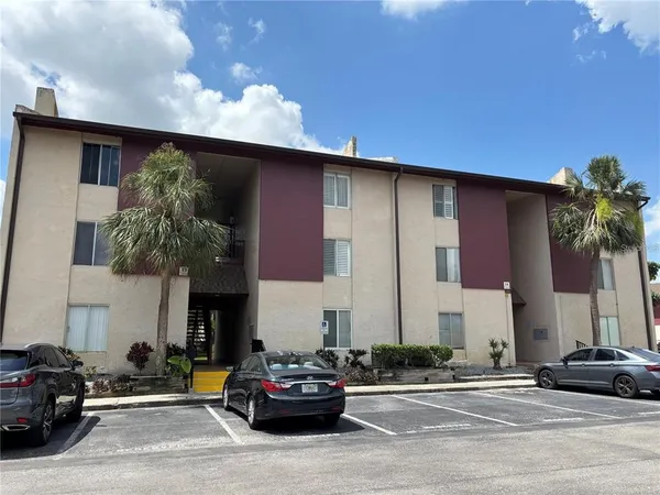 $1,195 | 3814 North Lake Drive, Unit 65, Tampa, FL 33614