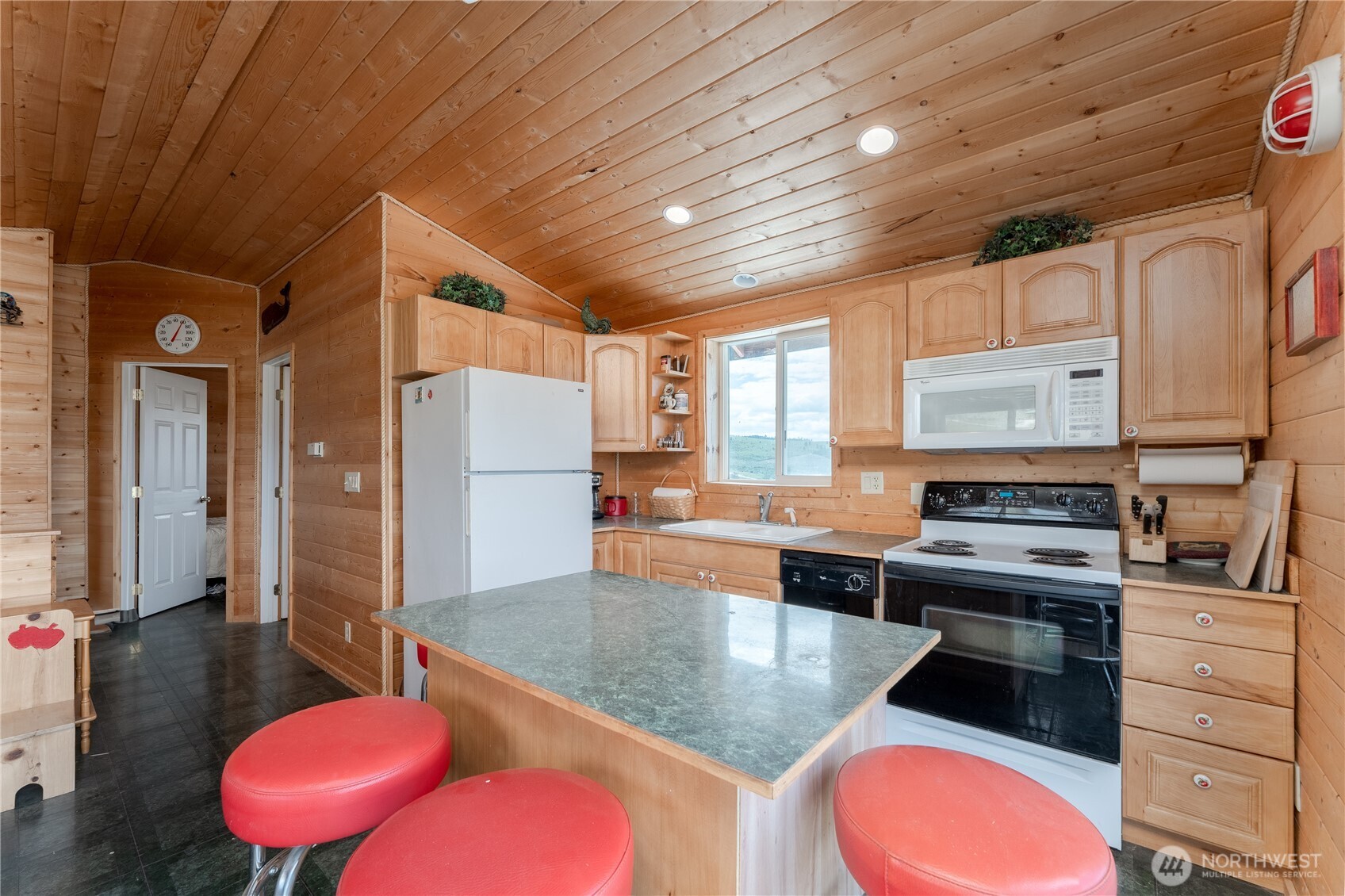 645 Chelan Trails Road Manson, WA 98831 - Photo 8 of 40 Gallery Image 8