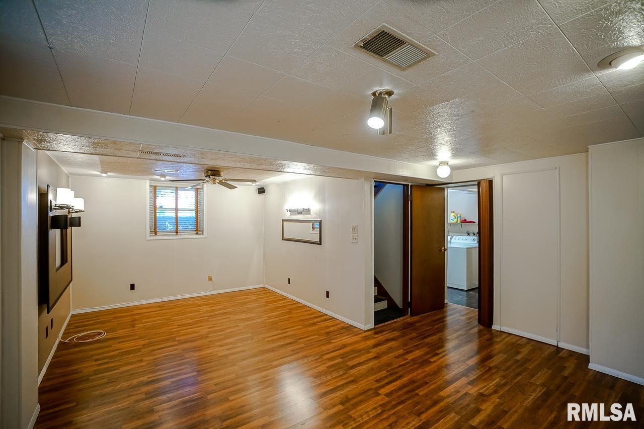 6114 North Randwick Road Peoria, IL 61615 - Photo 22 of 37 Gallery Image 22