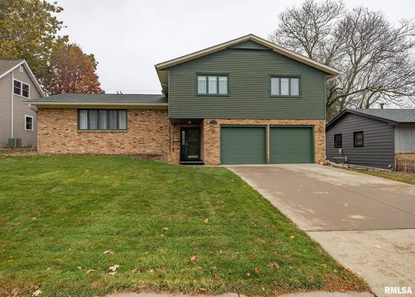 $359,000 | 2705 36th Street, Rock Island, IL 61201