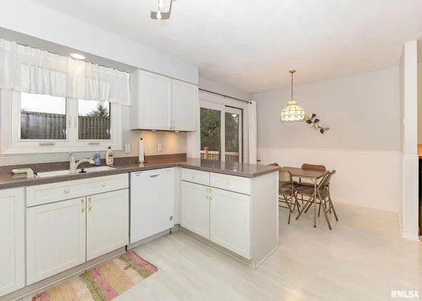 $359,000 | 2705 36th Street, Rock Island, IL 61201