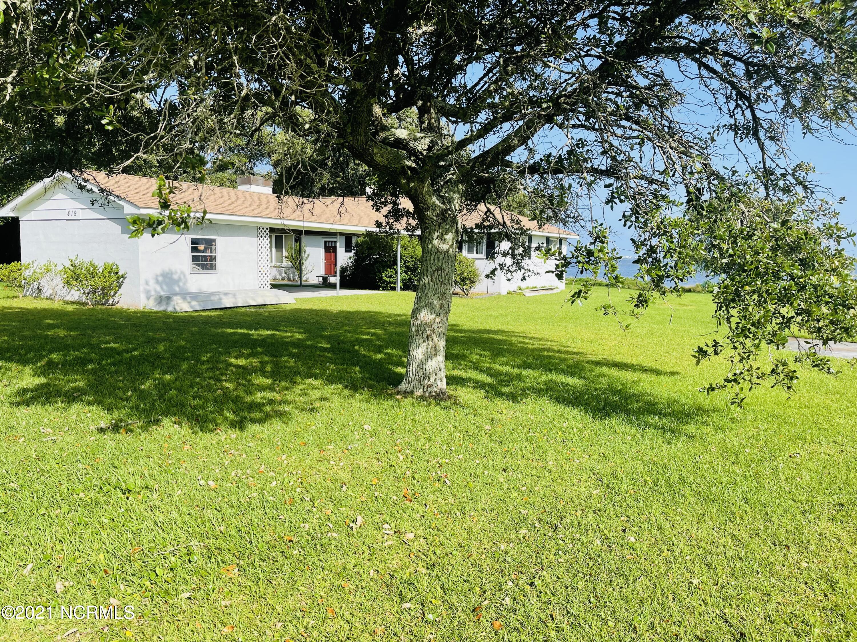419 Pearson Circle Newport, NC 28570 - Photo 2 of 58 Right side facing Property