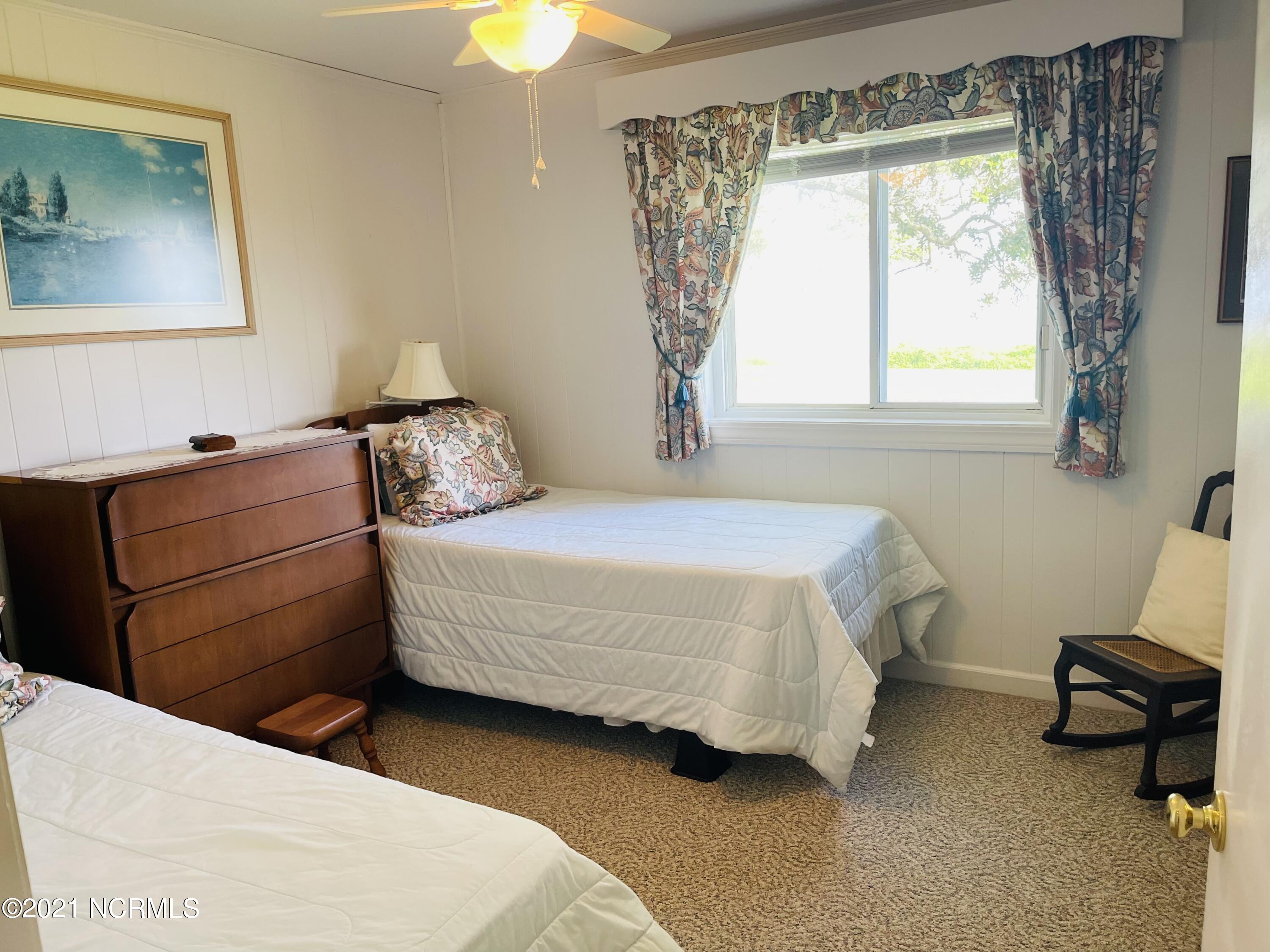 419 Pearson Circle Newport, NC 28570 - Photo 34 of 58 Guest bed room ( bedroom 2 )