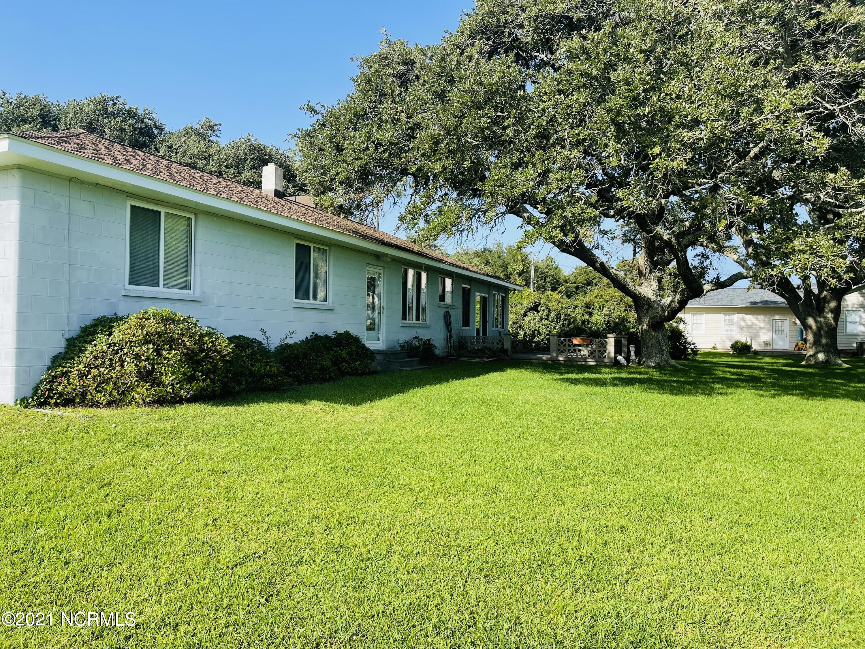 419 Pearson Circle Newport, NC 28570 - Photo 47 of 58 Side Elevation