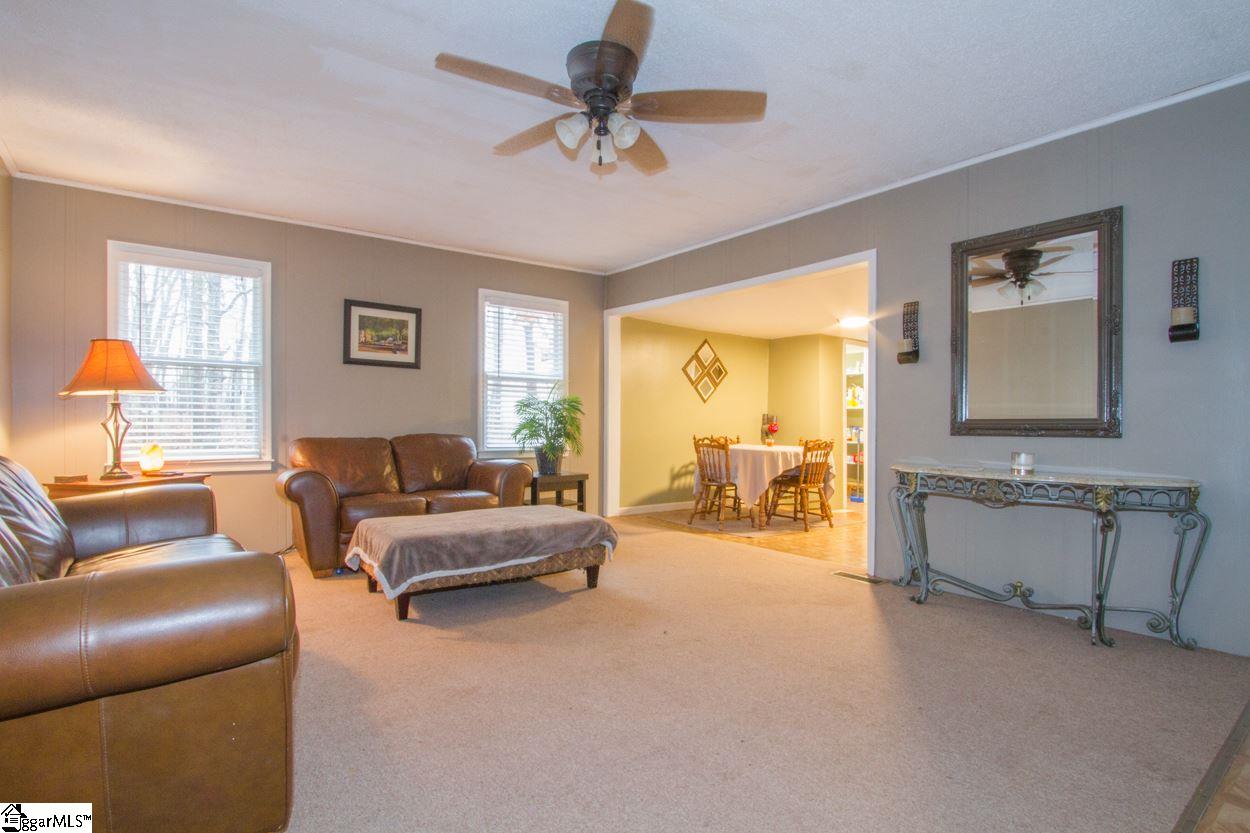 125 James Road Easley, SC 29642 - Photo 3 of 36 Gallery Image 3