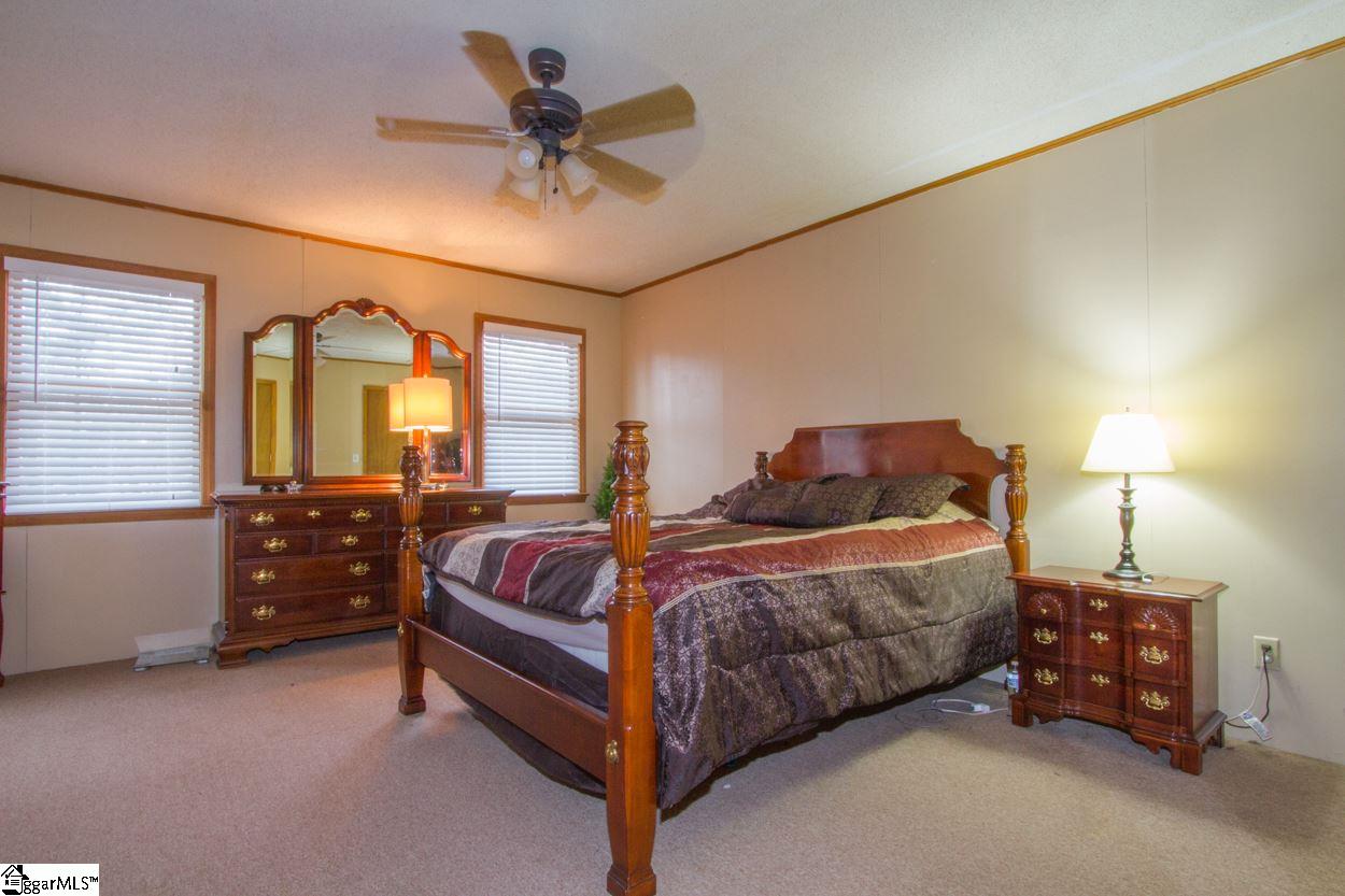 125 James Road Easley, SC 29642 - Photo 5 of 36 Gallery Image 5