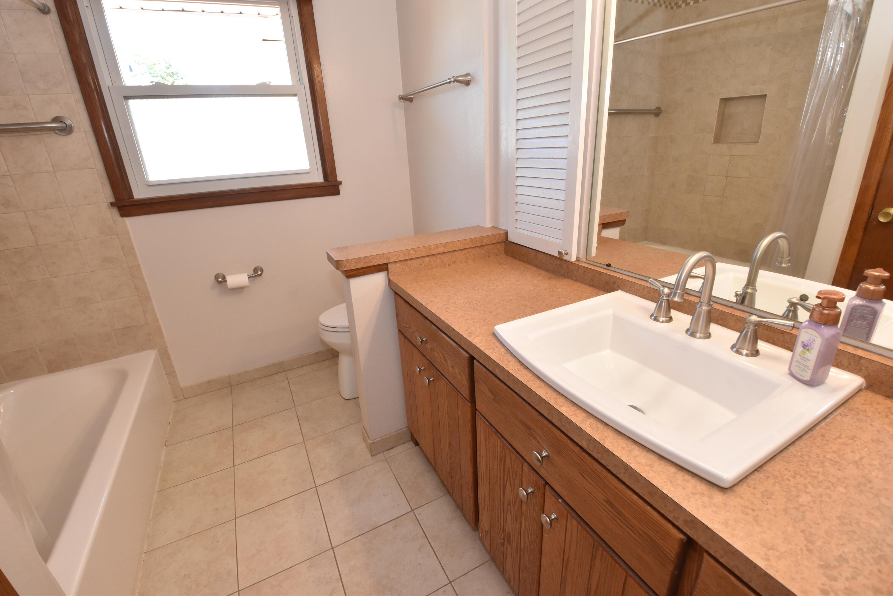 48 Virginia Street Racine, WI 53405 - Photo 28 of 47 Main Bath