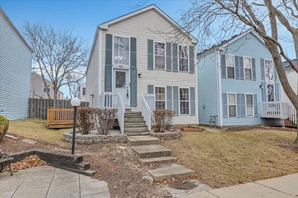 $2,900 | 823 Symphony Drive, Aurora, IL 60504