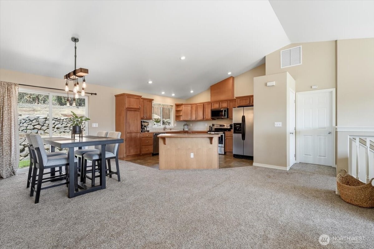 2132 West Honeysett Road Wenatchee, WA 98801 - Photo 5 of 38