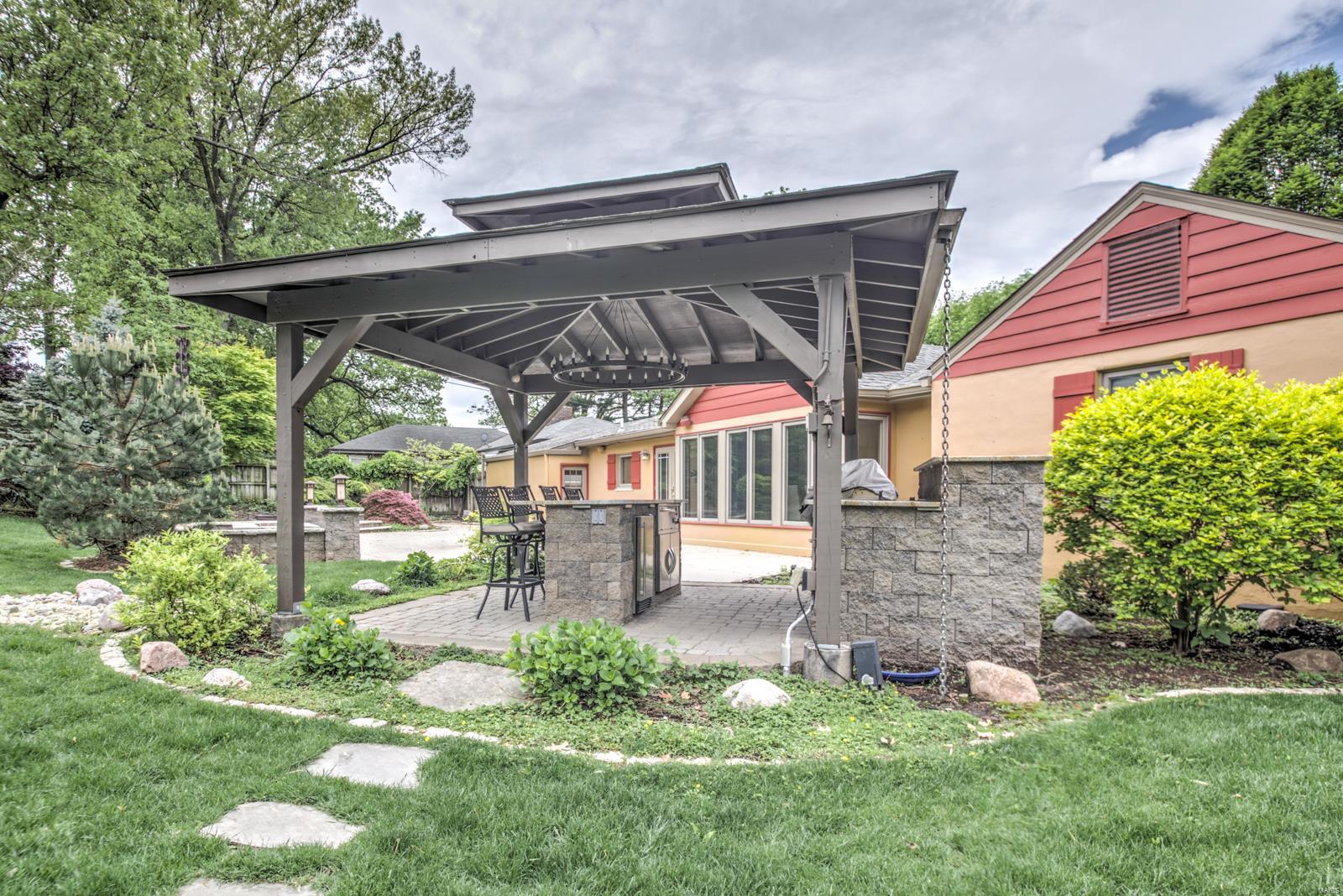 1250 Laclede Station Road St. Louis, MO 63117 - Photo 14 of 16 Gallery Image 14