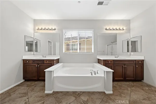 $480,000 | 30505 Canyon Hills Road, Unit 406, Lake Elsinore, CA 92532