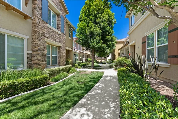 $480,000 | 30505 Canyon Hills Road, Unit 406, Lake Elsinore, CA 92532