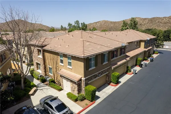 $480,000 | 30505 Canyon Hills Road, Unit 406, Lake Elsinore, CA 92532