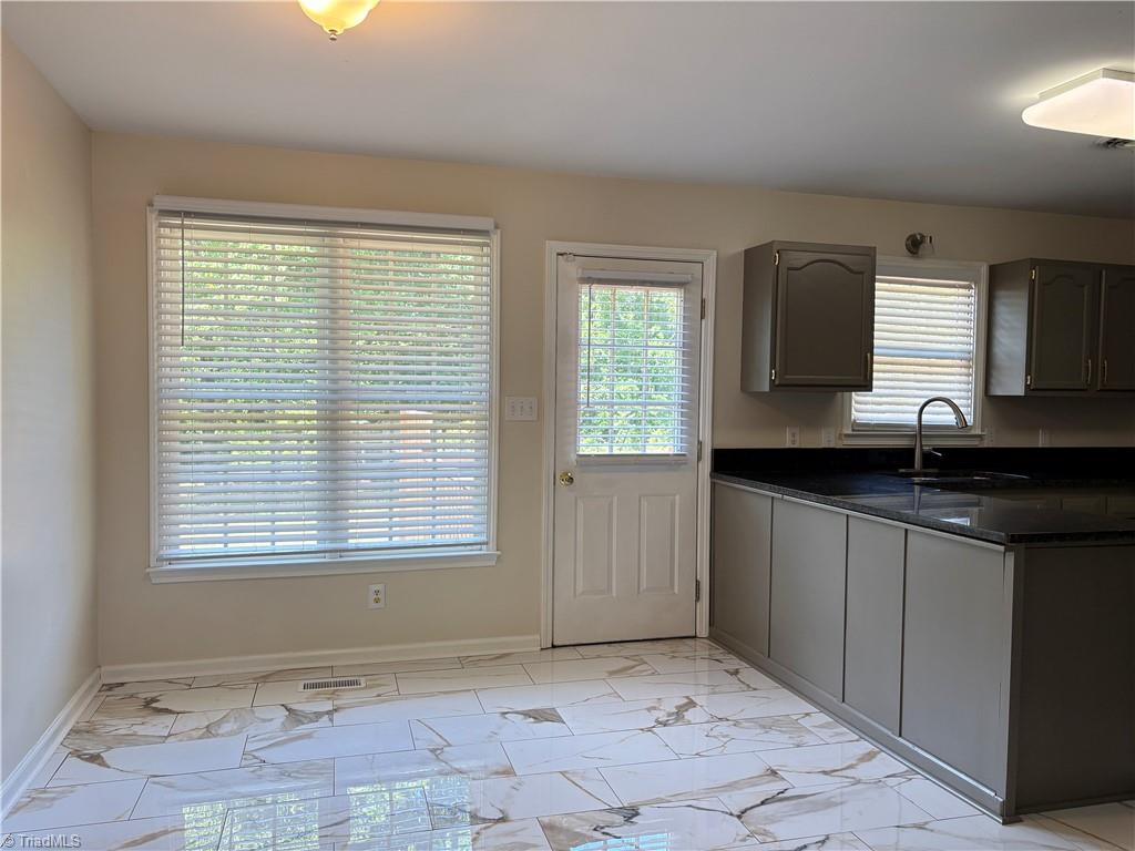 6401 Friendship Ledford Road Winston-Salem, NC 27107 - Photo 4 of 21