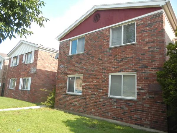 $1,300 | 704 West 111th Street, Unit 1S, Chicago, IL 60628