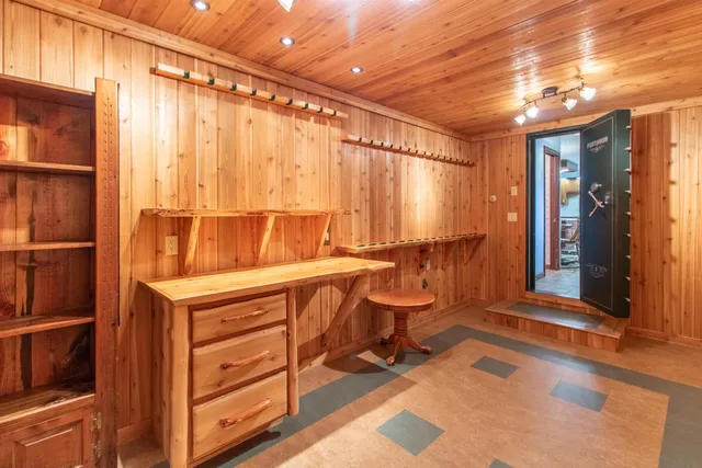 $599,900 | 99 Ingalls Drive, Irasburg, VT 05860